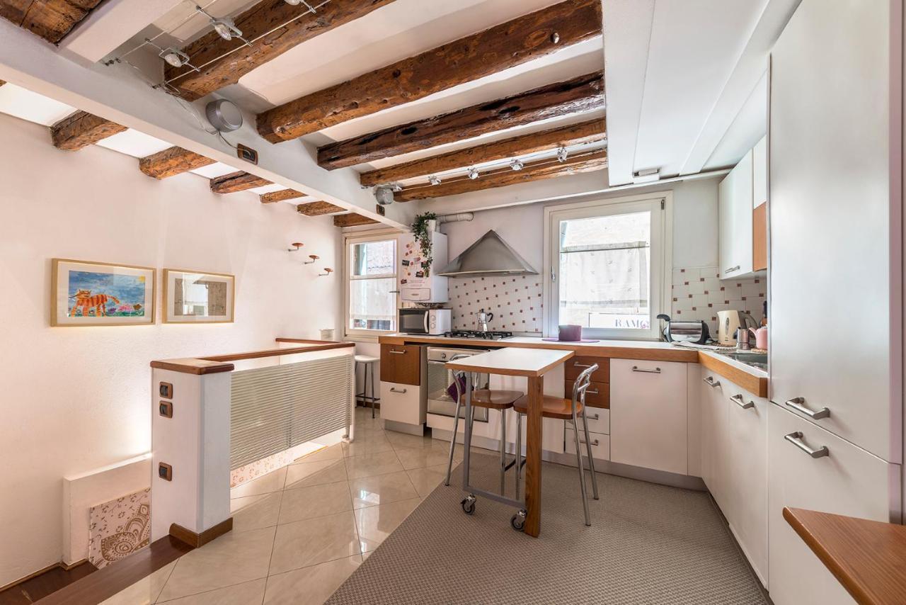 Piccolo - Cozy Studio In The Heart Of Authentic Venesia Bagian luar foto