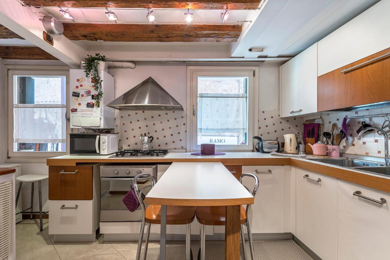 Piccolo - Cozy Studio In The Heart Of Authentic Venesia Bagian luar foto